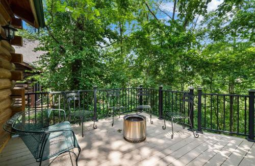 Branson Cedars House | Pet-Friendly Dogwood Tree Cabin with Private Pool & 10/10 Rating
