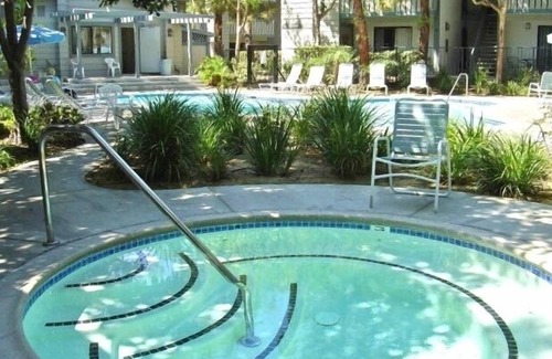 Del Obispo Condo | Beachside Doheny Condo: Oceanfront Retreat with Spa & Pool
