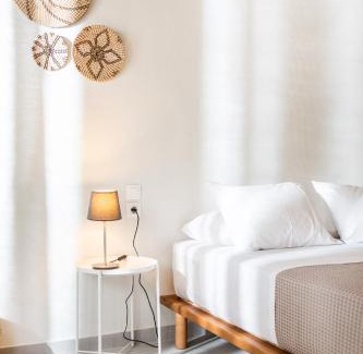 Xanemos House | Exceptional Dohos Skiathos Suites: Child-Friendly Retreat