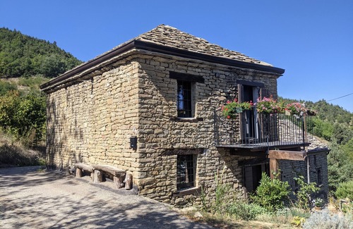 Lequio Berria Cabin | Experience Doi Fagnán: Ocean Views & Spa Retreat