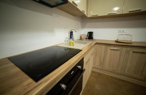 Deda House | Discover Comfort at Doispe Nuci with Hot Tub & Kitchen