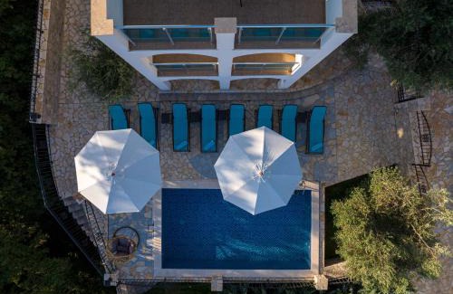 Zgrade Villa | Experience Dolaca Villas: Pet-Friendly Oceanfront Retreat
