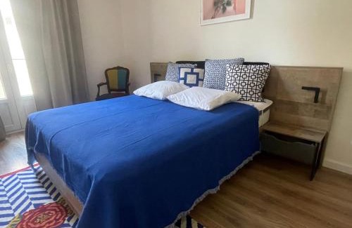 Le Suquet Apartment | Delightful Dolce Vita: Family-Friendly Getaway Awaits