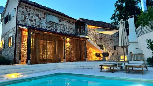 Dol Villa | Experience Dolce Terra: Oceanfront Bliss Rated 9.8/10