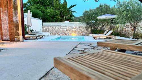 Dol Villa | Experience Dolce Terra: Oceanfront Bliss Rated 9.8/10