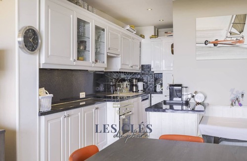 Le Touquet-Paris-Plage Apartment | Stunning Dolce Vita: Ocean View Apartment Getaway