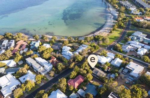 Dunsborough House | Dolce Vita A Beachside Family Garden Retreat