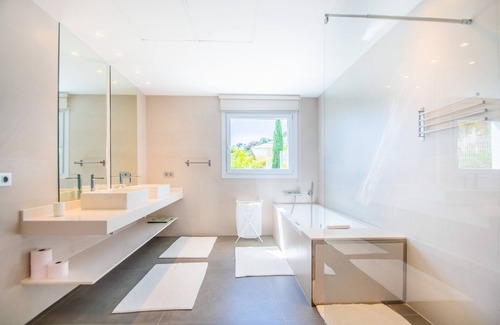 Ojen Villa | Elegant Dolce Vita Marbella Villa with Private Pool & More