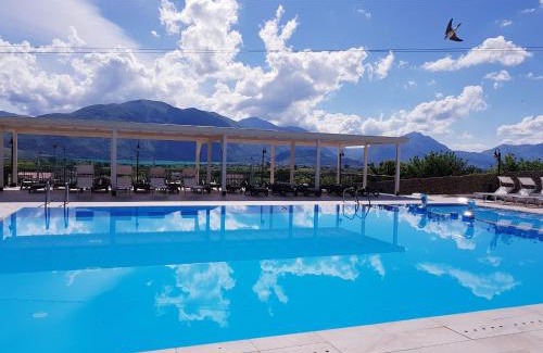 Sala Consilina Apartment | Pet-Friendly Escape at Dolce Vita Relais with Pool & Hot Tub
