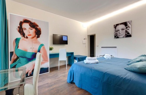 Santa Maria Novella House | Explore Dolce Vita Suite: Rated 10/10 & Family-Friendly