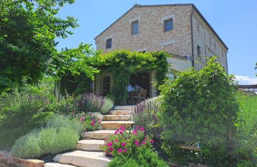 Appignano Bed & Breakfast | Discover Dolcedimora: Oceanfront Retreat with Pool & Hot Tub