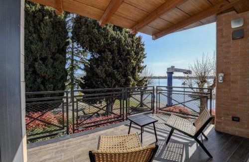Peschiera del Garda Apartment | Discover Dolceriva: Lakefront Suite with Ocean Views