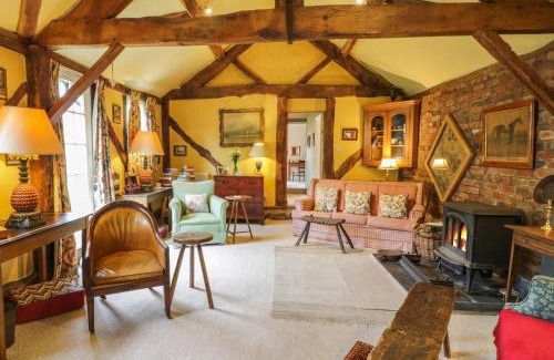 Trefeglwys House | Discover Dolgenau Hir - The Barn: 4-Star Pet-Friendly Retreat