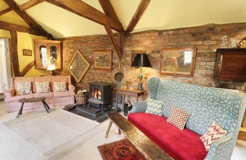 Trefeglwys House | Discover Dolgenau Hir - The Barn: 4-Star Pet-Friendly Retreat