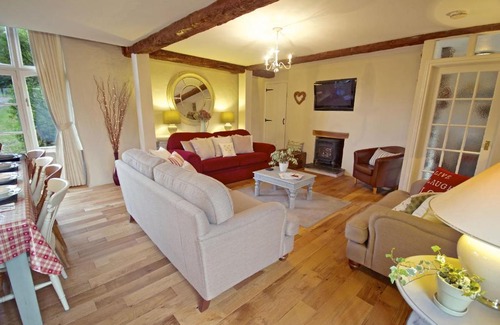 Hele House | Family-Friendly Getaway at Dolly's Barn in Mullacott