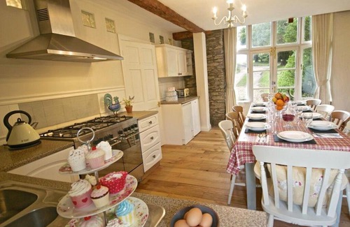Hele House | Family-Friendly Getaway at Dolly's Barn in Mullacott