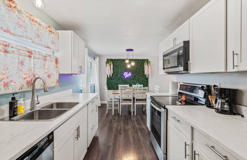 Huber Heights House | Discover Dolly's Haven: Family-Friendly Retreat with Game Room