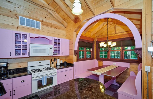Fennville House | Dollybrook 3 - Community pool(CLOSED for the season) - Pet friendly - large groups welcome