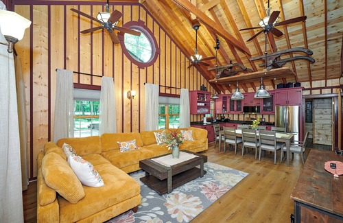 Fennville House | Dollybrook 6 - Pet Friendly - Community Pool(CLOSED for the season) - Groups Welcome