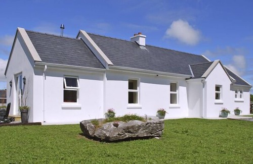 Caherconnell Cottage | Pet-Friendly Dolmen Cottage in Kilfenora, County Clare
