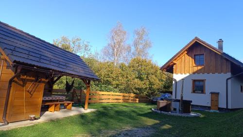 Haligovce Ski Chalet | Pet-Friendly Retreat at Dolná chata u Bratríkov - 9.3/10