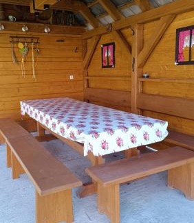 Haligovce Ski Chalet | Pet-Friendly Retreat at Dolná chata u Bratríkov - 9.3/10