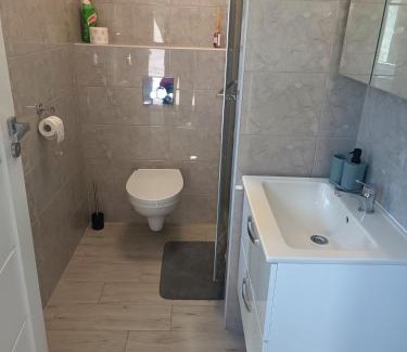 Decin Apartment | Unforgettable Stay at Dolní Žleb 124 - Rated 9.1/10