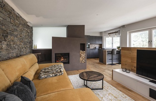 Muhlbach Apartment | Alpine Penthouse with Private Sauna and Whirlpool in Dolomites