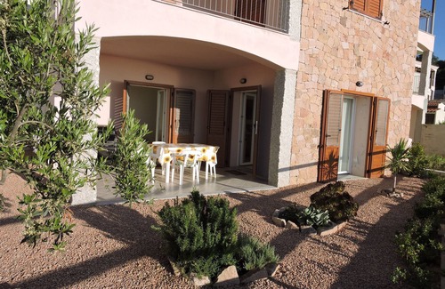 Trinita d'Agultu Apartment | Cozy Dolphin Apartment with Ocean View and Garden Oasis