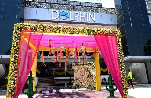 Bara Banki Hotel | Family-Friendly Dolphin Club with Breakfast Included