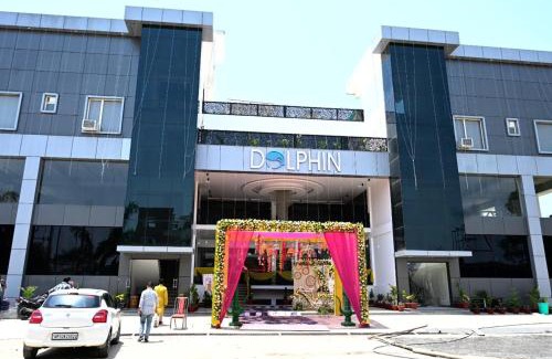 Bara Banki Hotel | Family-Friendly Dolphin Club with Breakfast Included