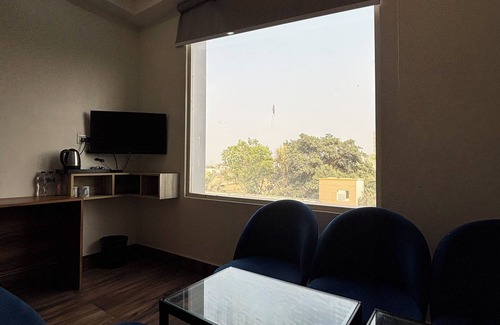 Bara Banki Hotel | Family-Friendly Stays at Dolphin Club for Memorable Trips