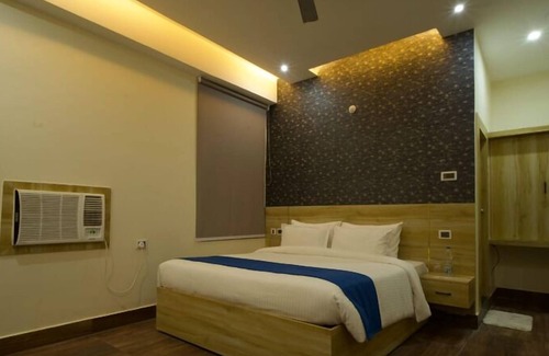 Bara Banki Hotel | Dolphin Club