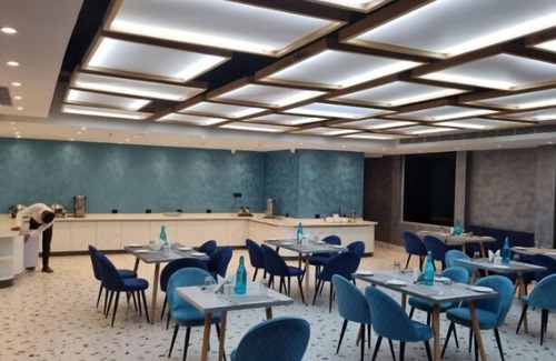 Bara Banki Hotel | Dolphin Club
