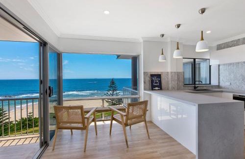 The Entrance Apartment | Elegant Dolphin Court Penthouse with Family-Friendly Amenities