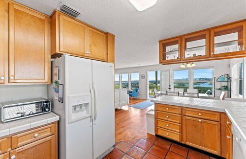 St. Augustine House | Unforgettable Dolphin Cove: Waterfront Home with Kayaks