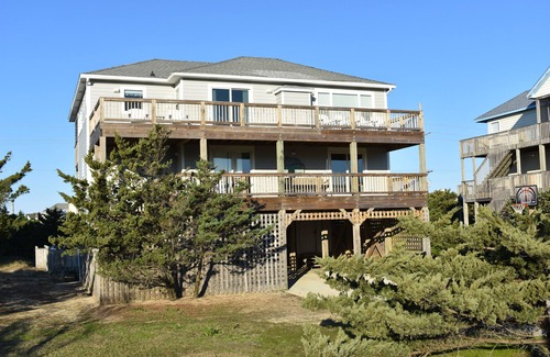 Avon House | Dolphin Delight: Guest Rated 9.8, Oceanfront Oasis Awaits