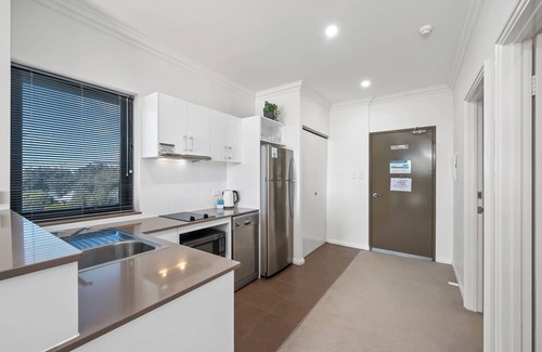 Mandurah Apartment | Oceanfront Dolphin Quay Apartments: 4-Star Guest Rated Retreat