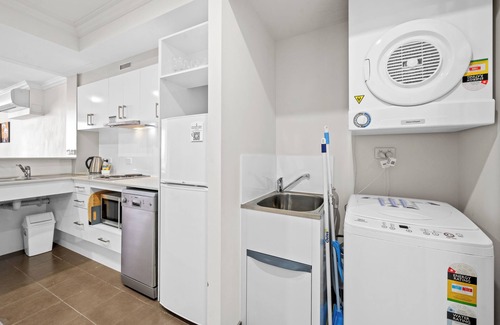 Mandurah Apartment | Oceanfront Dolphin Quay Apartments: 4-Star Guest Rated Retreat