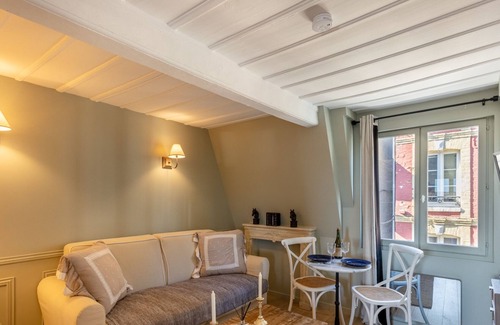 Honfleur Apartment | Dolphin View - 2nd floor - Beautiful flat with view of the port