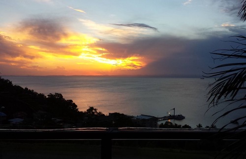 Brisbane Waterfront Apartment | Exceptional Dolphin View Apartments with Pool & Breakfast
