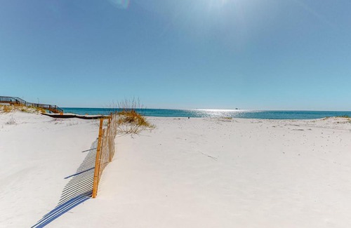 Southpointe House | Oceanfront Retreat at Dolphin View by Meyer Rentals
