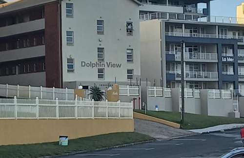 Margate Beach Apartment | Oceanfront Dolphin View Margate: Family-Friendly Escape
