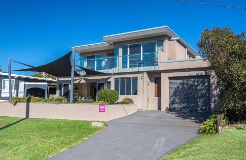 Dolphin Point House | Experience Dolphin Views with Family-Friendly Amenities