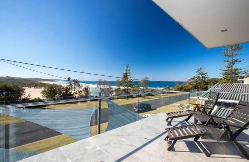 Dolphin Point House | Experience Dolphin Views with Family-Friendly Amenities