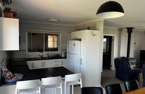 Cape Jaffa House | Dolphin Views@ Limestone coast Cape Jaffa Pet friendly. Boat parking Beach Front