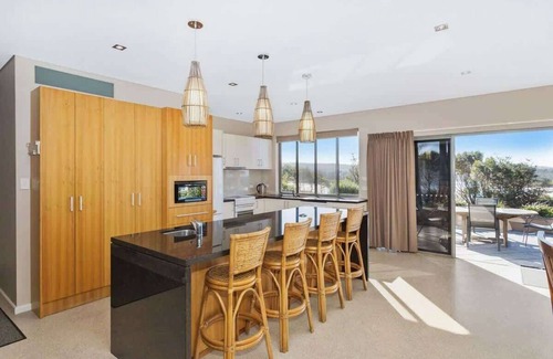 Dolphin Point House | Stunning Family Getaway with Breathtaking Ocean Views