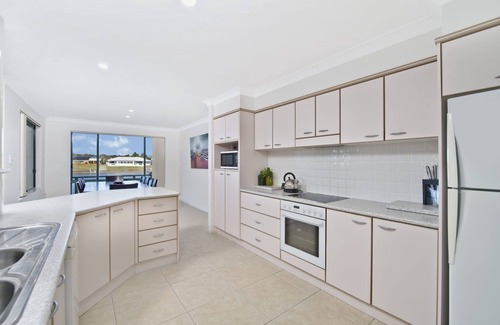 Port Macquarie Apartment | Discover Villa On The Port Macquarie Waterways - 9.4/10 Rated