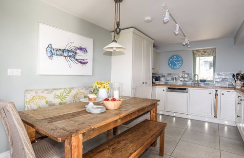 Brynsiencyn Cottage | Relax at DOLWAENYDD: Pet-Friendly Retreat with Hot Tub