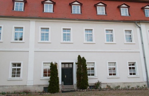 Hohenlepte Hotel | Pet-Friendly Domäne-Badetz with Breakfast & Kitchen Access